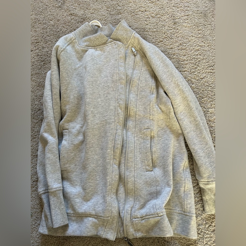 Lululemon Light Gray Wrap Sweatshirt - Small